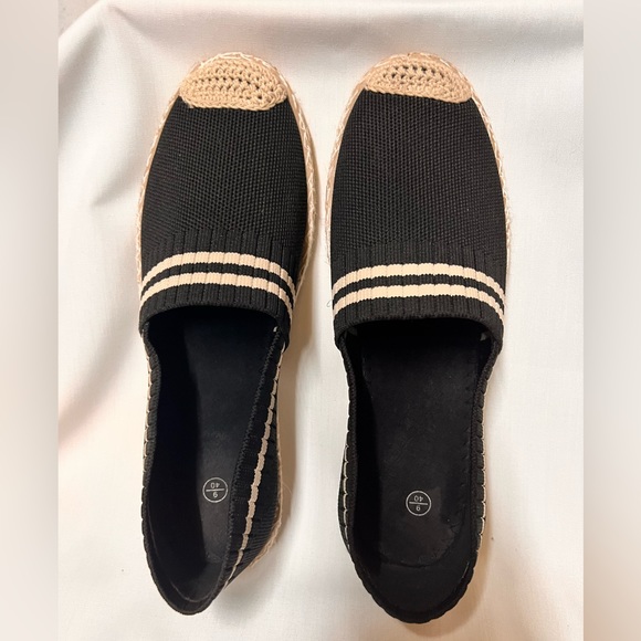 Black and beige espadrille flats, size 9. - Picture 2 of 7